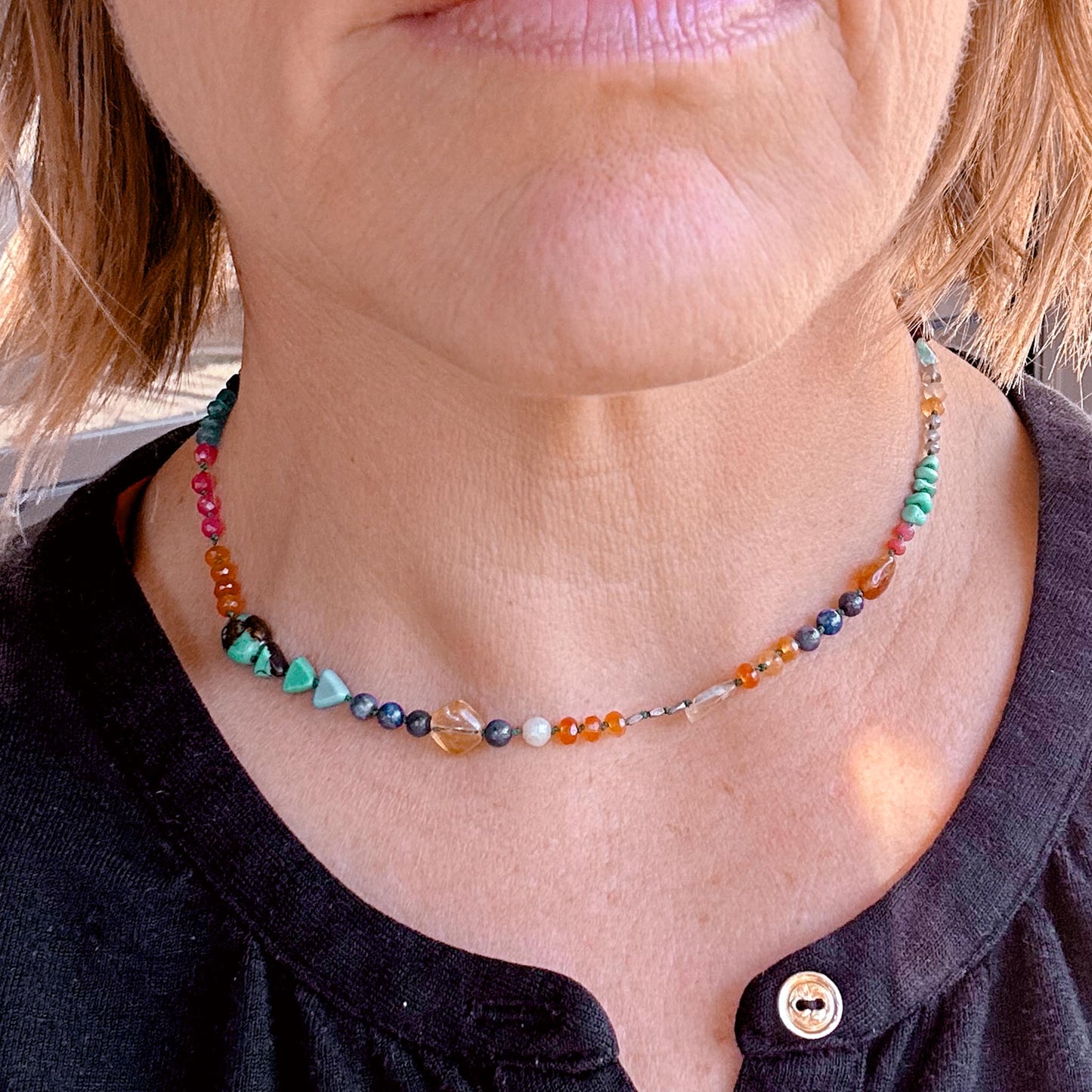 A Vibrant Tapestry of Gemstones: A Harmonious Choker